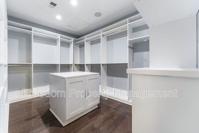 Building Photo - 42524 Rowderbury Sq