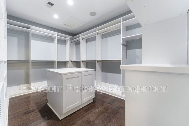 Building Photo - 42524 Rowderbury Square