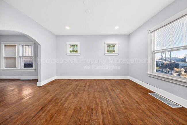 Building Photo - 4555 Ruskin Ave