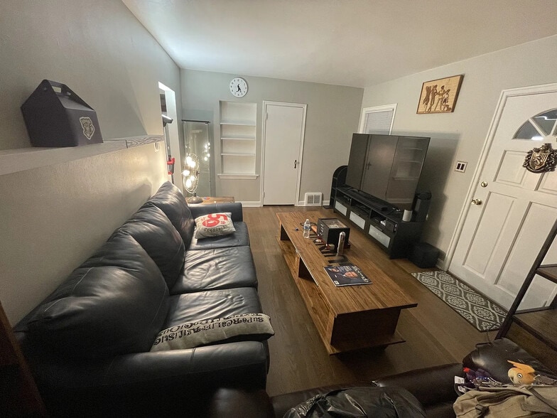 Building Photo - 2156 S 80th St