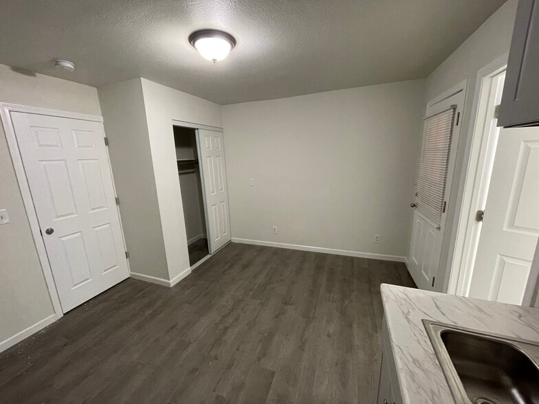 Building Photo - 1835 NE Hillaire Ct