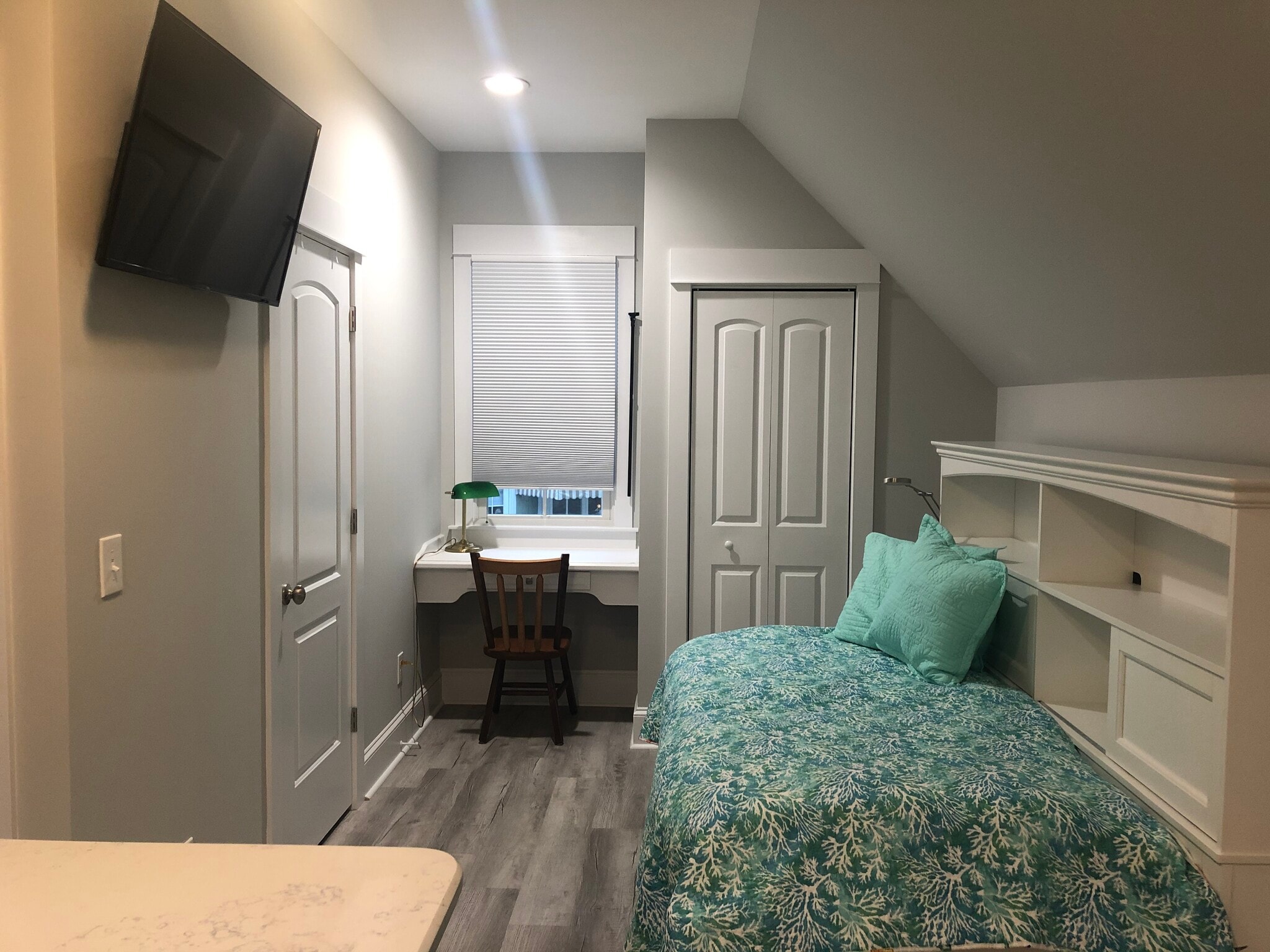 Building Photo - 1004 Breedon Ct