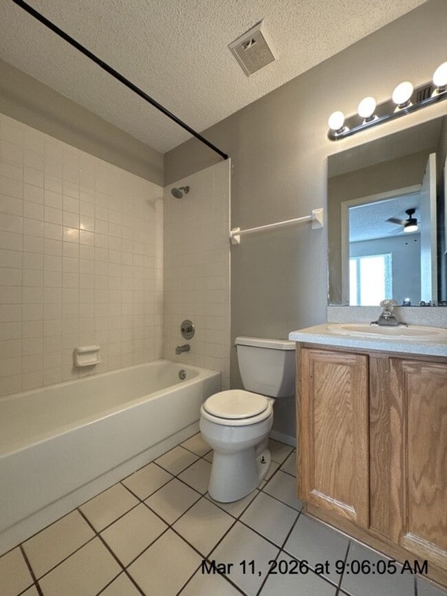 Building Photo - Daytona Beach 2/2.5 townhome