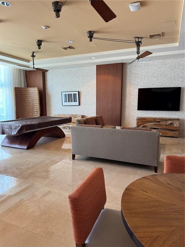 Building Photo - 1945 S Ocean Dr