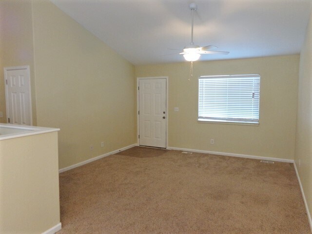 Building Photo - 2500 Park View Dr