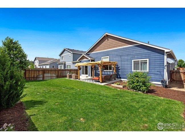 Building Photo - Renovated Milliken Home!