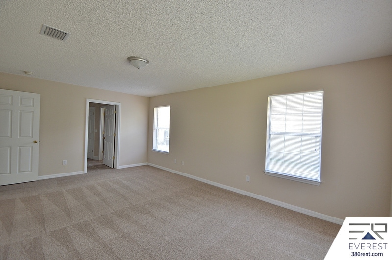 Building Photo - 30 Lancelot Dr