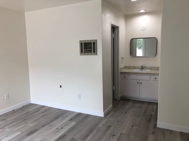 bedroom - 1922 Curtis Ave