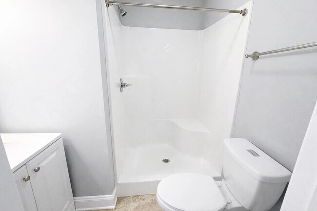 Building Photo - 1903 E 13th St