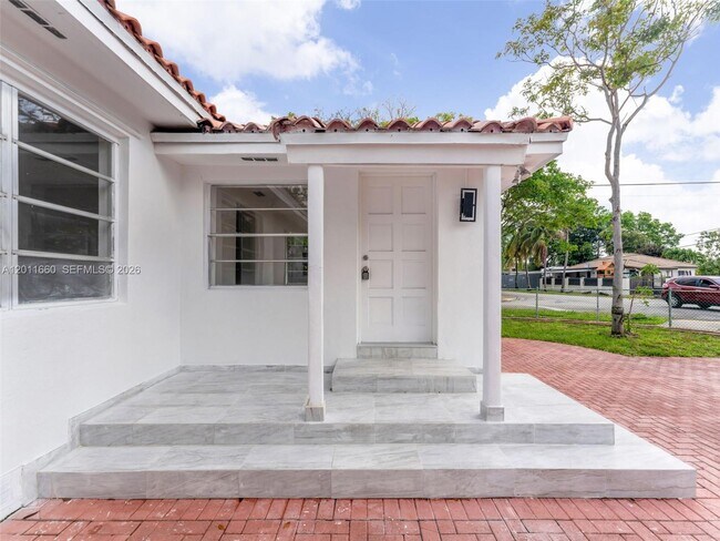 Building Photo - 520 NW 32nd Pl