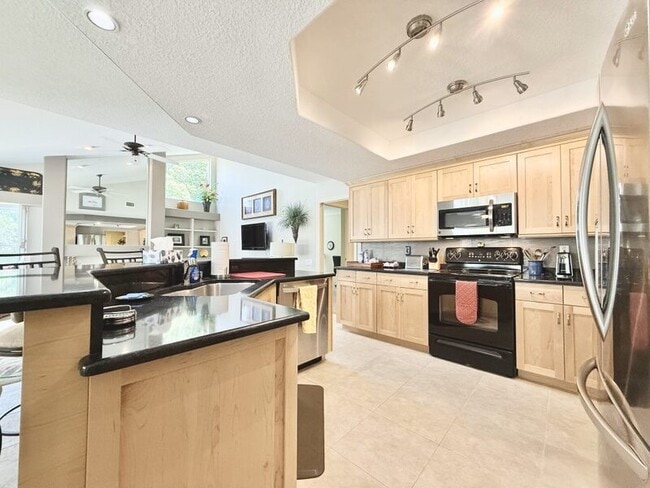 Building Photo - 8724 Ashbury Dr