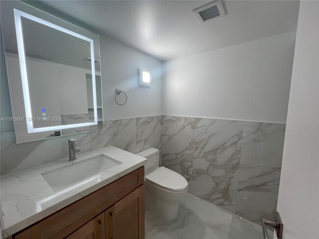 Building Photo - 6435 SW 116th Pl