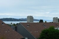 Building Photo - Nicely Updated and Pet Friendly Sausalito ...