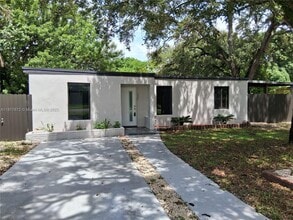 Building Photo - 1535 NE 139th St