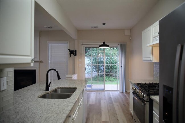 Building Photo - 5454 Medlock Corners Dr