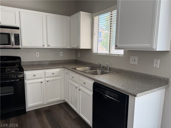 Building Photo - 5983 Secret Island Dr