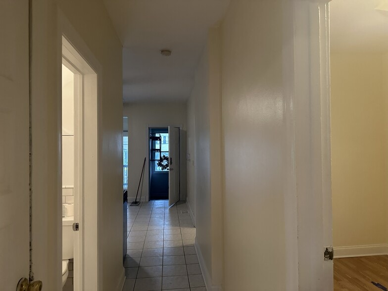 Building Photo - 3241 N Lawndale Ave