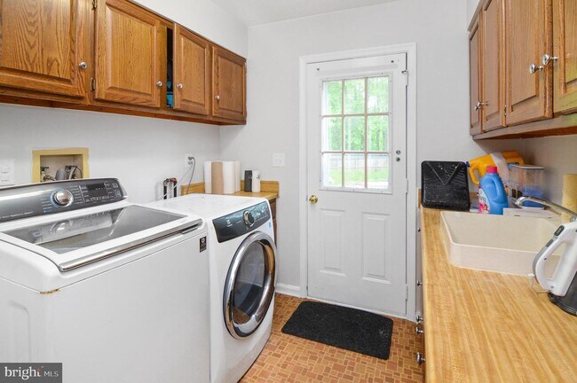 Building Photo - 6303 Gabriel St