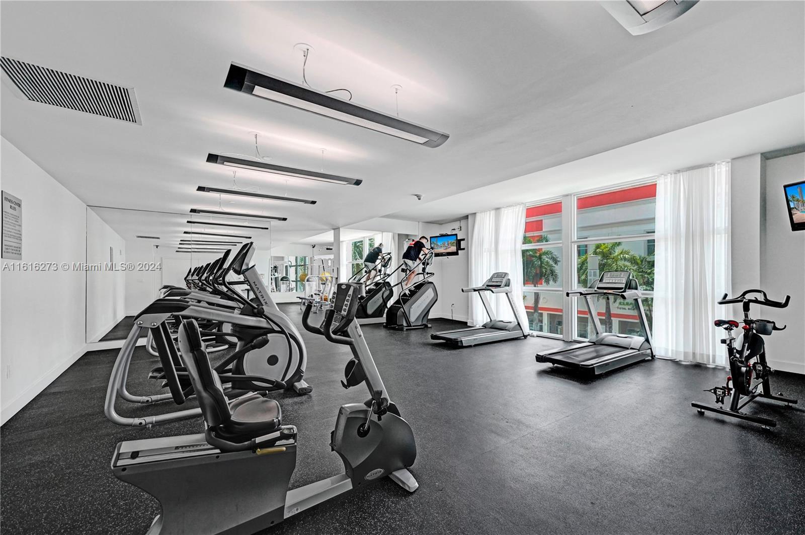 Amenities - 350 NE 24th St