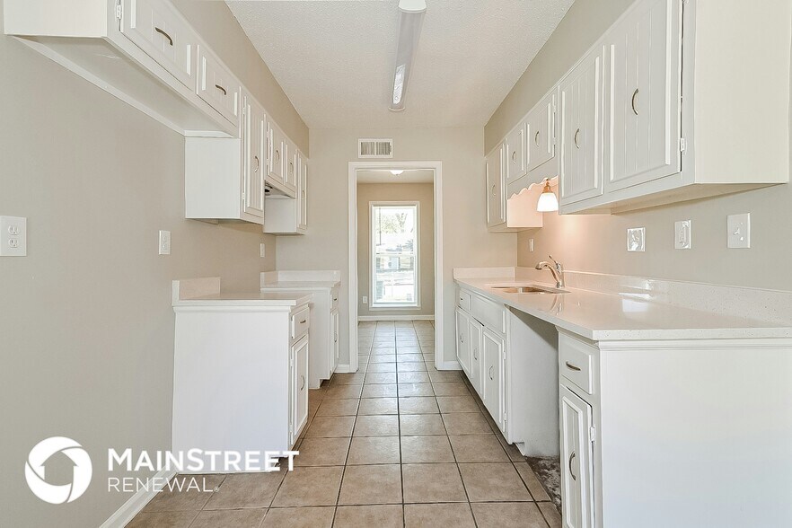 Building Photo - 6556 Rocky Park Dr