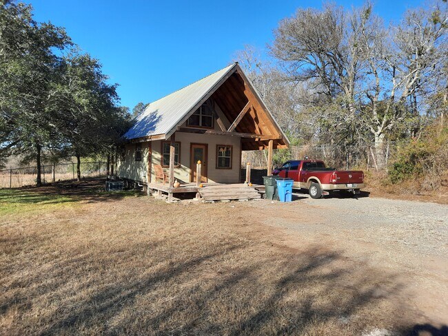 Primary Photo - 2090 E US Highway 90