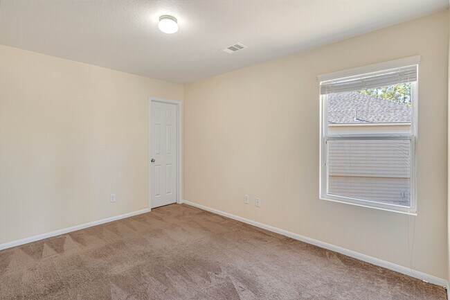 Building Photo - 16707 Lark Bunting Ln