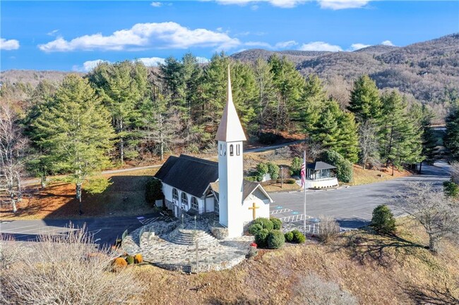 Building Photo - 3 Berkshire Ln