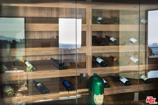 Building Photo - 1623 Viewmont Dr