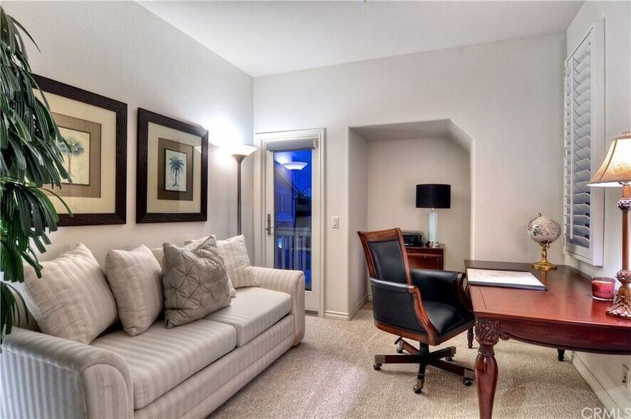 Room #3 - 325 Canal Wy