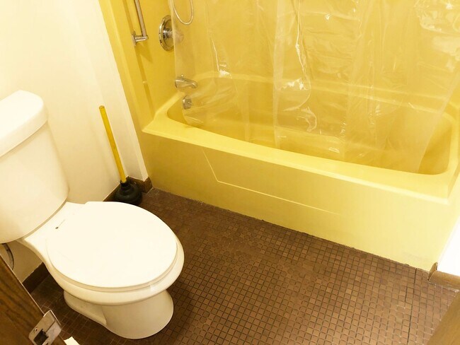 Building Photo - Recently Renovated 3-bedroom Home near Monk Botanical Gardens