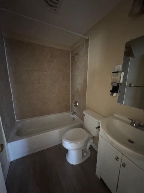 Building Photo - 1518.5 Albany St