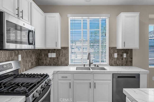 Building Photo - 210 Timberwood