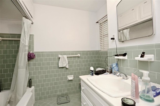 Building Photo - 3018 Conway St