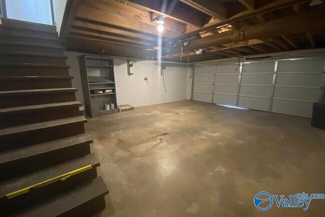 Building Photo - 8033 Navios Dr SE