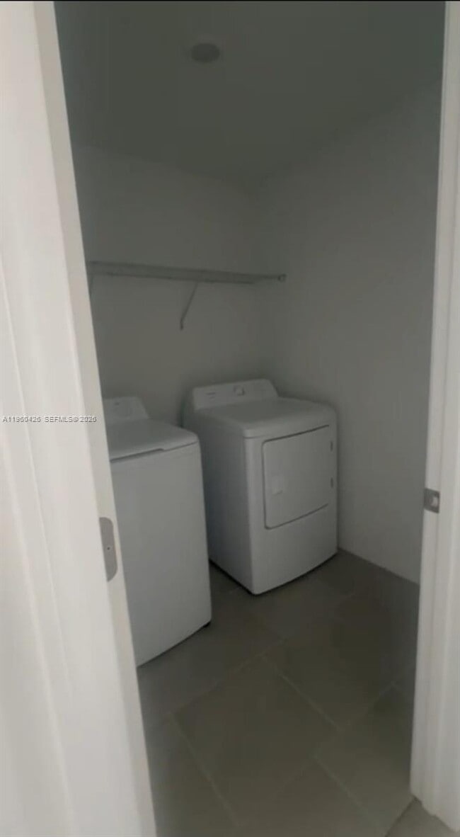 Building Photo - 11812 Cloverly Ln