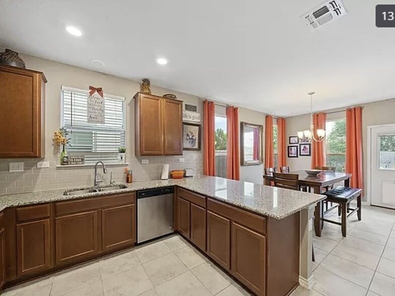 Building Photo - 4502 Adanac Ct