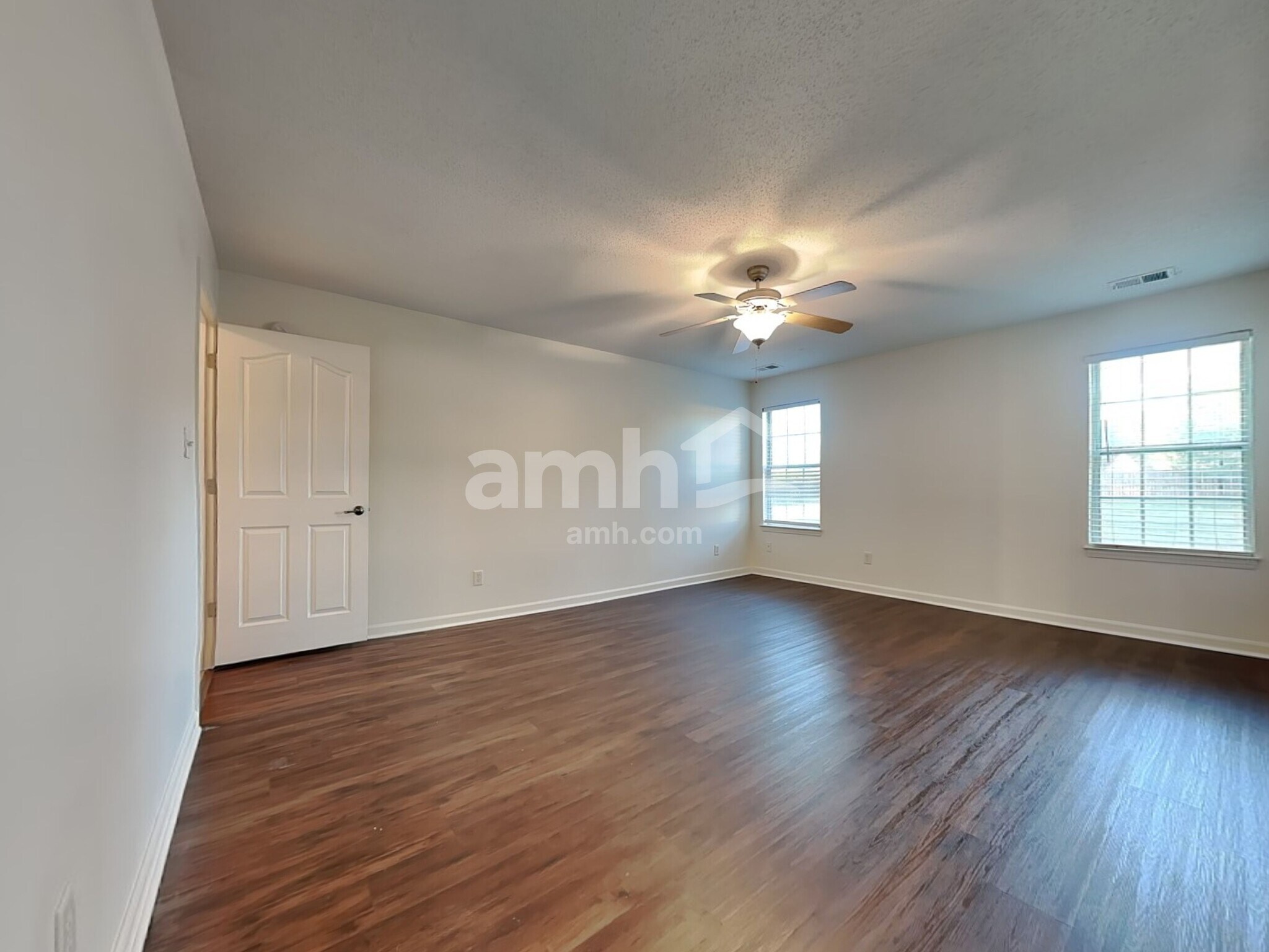 Building Photo - 8014 New Castle Cv