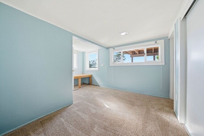 Building Photo - 4 Bed/2.5 Bath Multilevel Home with Amazing Views!