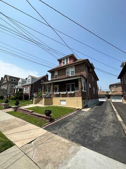 Building Photo - 225 Hudson Pl