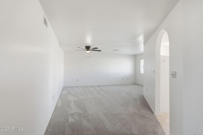 Building Photo - 7016 E Menlo St