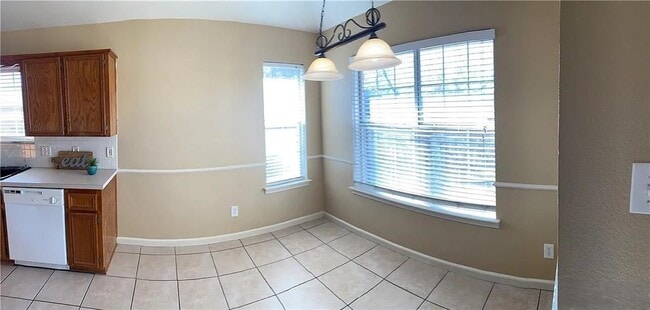 Building Photo - 1510 Zinfandel Dr