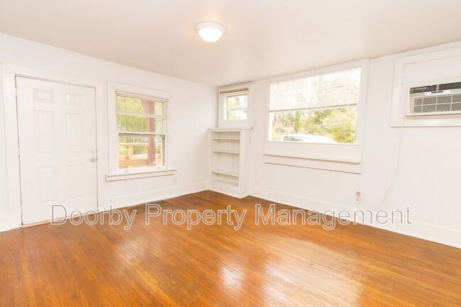 Building Photo - 12 Bellflower Cir