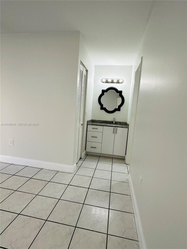 Building Photo - 1950 W 54th St