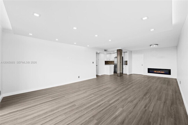 Building Photo - 16710 NE 9th Ave