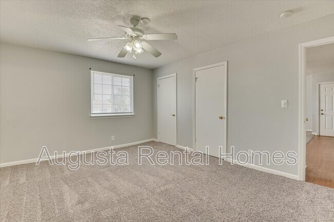 Building Photo - 520 E Buena Vista Ave