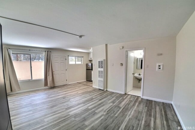 Building Photo - 1907 Greenwich St