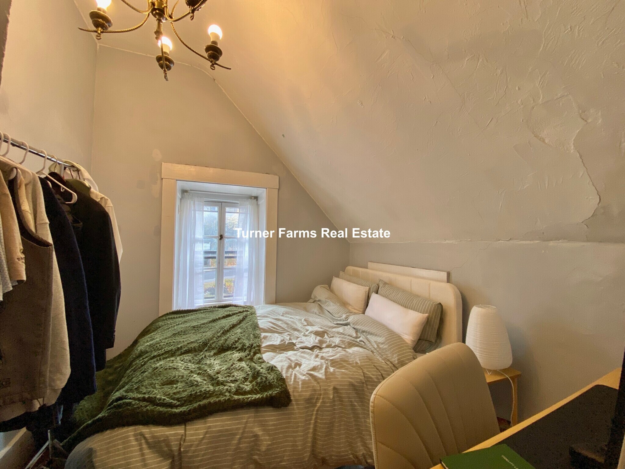 Building Photo - 139 Hillside St