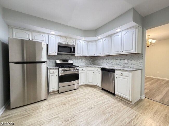 Building Photo - 511 Dunn Cir