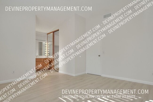 Building Photo - 902 California Privado