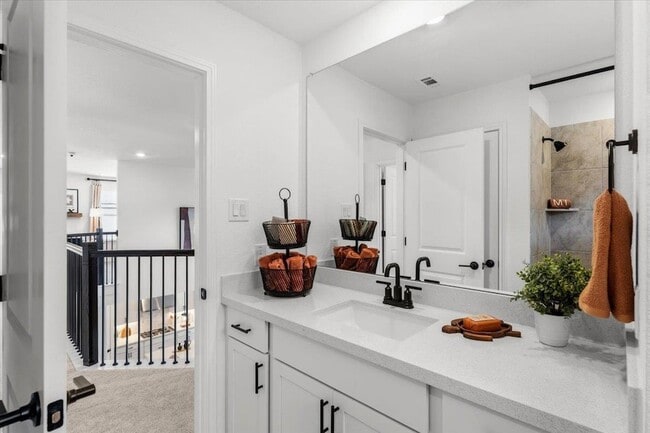 Building Photo - 212 Barton Oak Trl